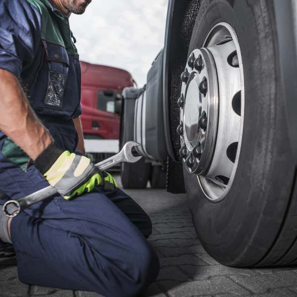 Flat Tire Change service in Manor Tx